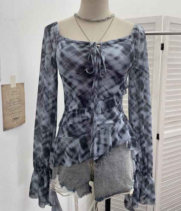 Horn long sleeved T-shirt with irregular ruffle edge and ribbon top