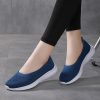 Large size soft soled fly woven women's shoes are breathable and can be easily stepped on in a fashionable single shoe for women