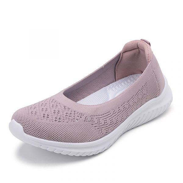 Large size soft soled fly woven women's shoes are breathable and can be easily stepped on in a fashionable single shoe for women