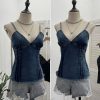 Deep V-neck slim fit sleeveless top with hem