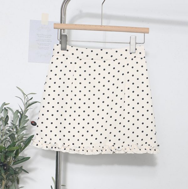 High waisted polka dot skirt