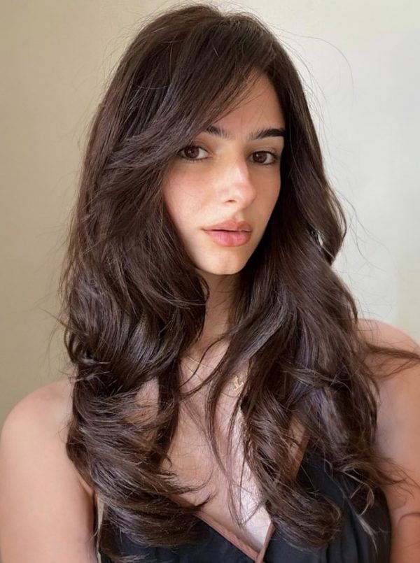 Medium-length Wavy Straight Hair Fully Machine-made Wig 26 Inches Natural Black Heat-resistant Fiber High-temperature Silk Wig Dyeable And Soupable Bangs Synthetic Wig. Natural Black Wave Wig For Wom