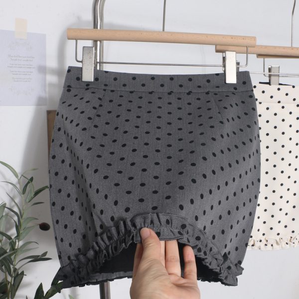 High waisted polka dot skirt