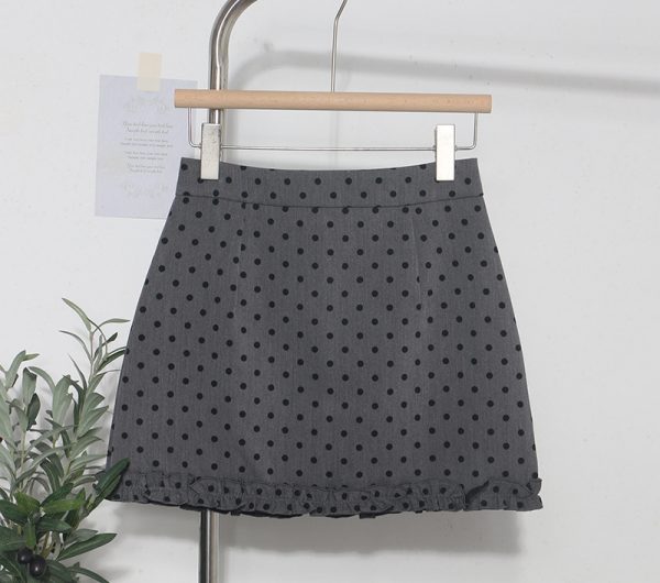 High waisted polka dot skirt