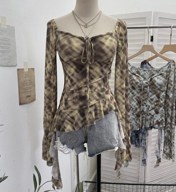 Horn long sleeved T-shirt with irregular ruffle edge and ribbon top