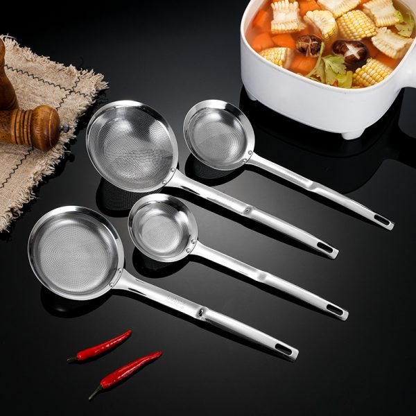 304 Stainless Steel Foam Separator And Oil Filter Spoon （12cm） For Household Kitchen Soup Cooking, Skimming, Anti-Scalding And Foam Removal, And A Leaky Spoon