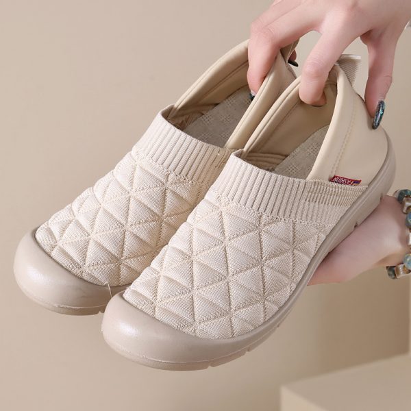 Spring Casual Slip-On Beijing Cloth Shoes Lightweight Flat Shoes Soft Sole Comfortable Versatile Mom Shoes