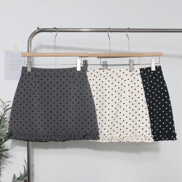 High waisted polka dot skirt