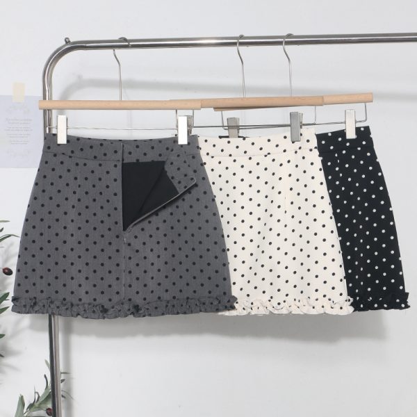 High waisted polka dot skirt