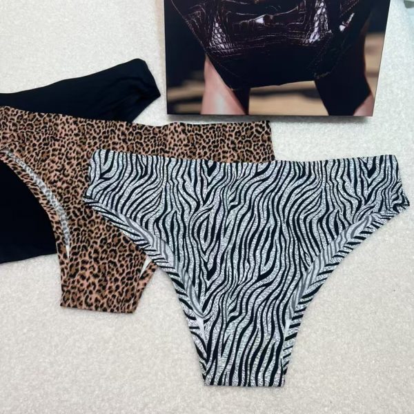 Foreign Trade  Ice Silk Underwear Cotton Crotch Low Waist Leopard Print Sexy Plus Size Seamless One-Piece Sports Fitness Briefs