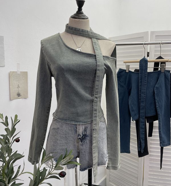 Slanted shoulder ribbon long sleeved short slim fit top